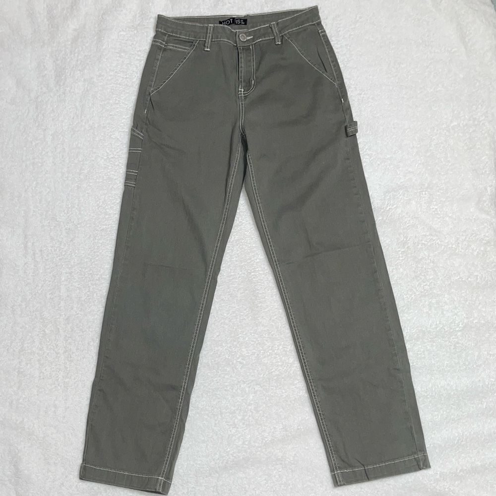 Hot Kiss Mid Rise straight leg size 7 Jeans in Gray